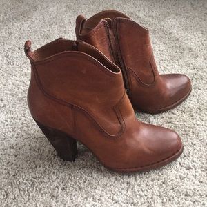 FRYE Madeline Short Boot EUC